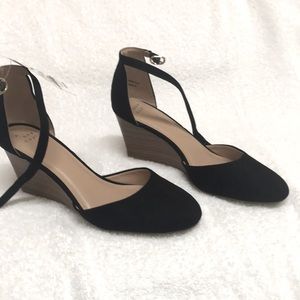 Black fabric wedges